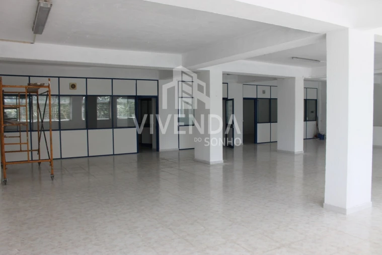 Armazém para Venda em Amora Foto 8