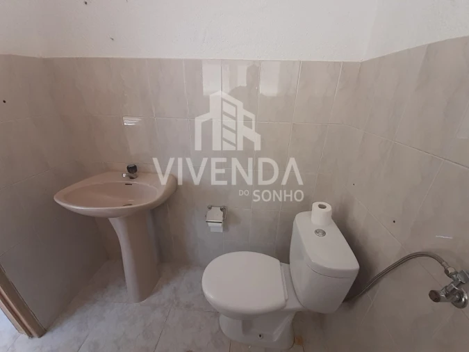 Armazém para Venda em Amora Foto 11