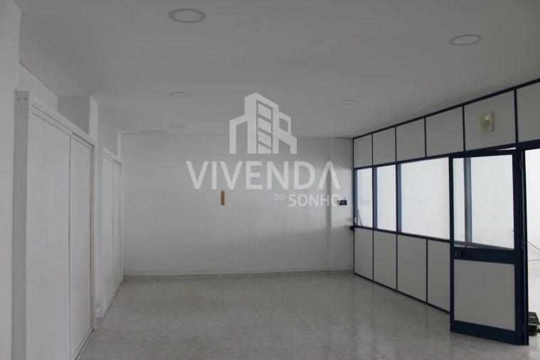 Armazém para Venda em Amora Foto 16