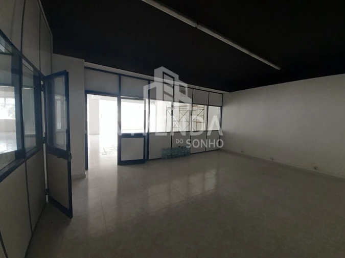 Armazém para Venda em Amora Foto 19