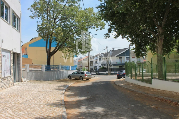 Armazém para Venda em Amora Foto 26