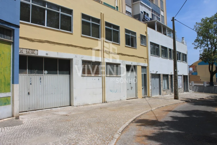 Armazém para Venda em Amora Foto 27