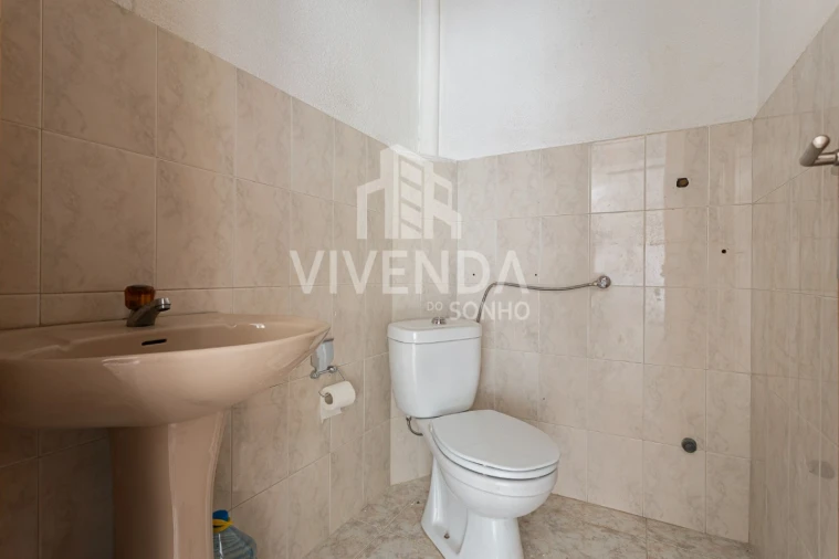 Armazém para Venda em Amora Foto 7