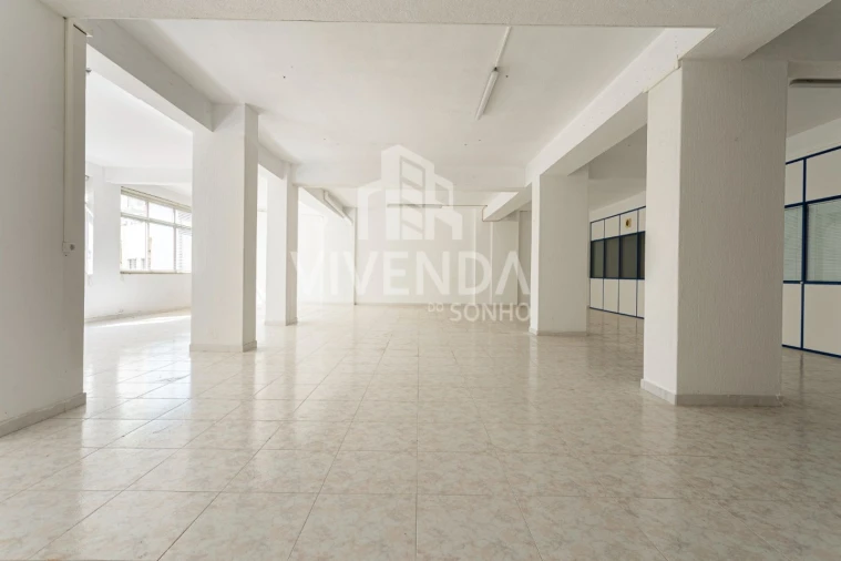Armazém para Venda em Amora Foto 8