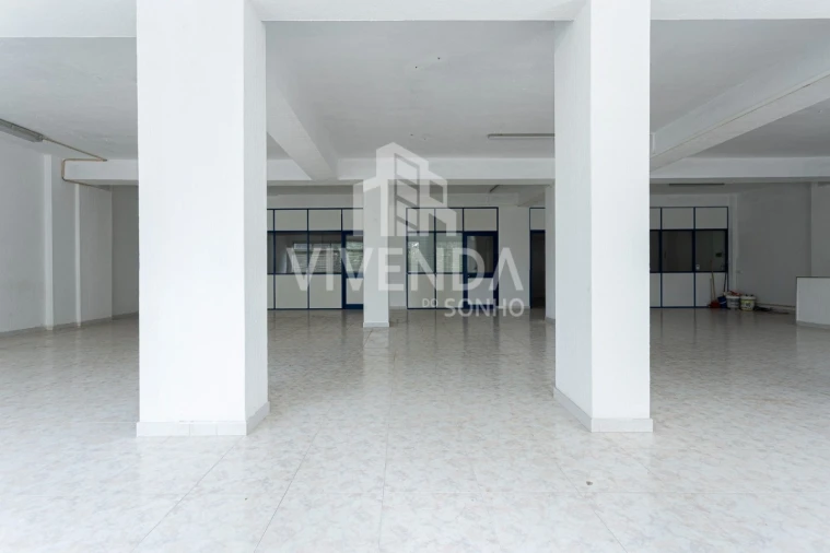 Armazém para Venda em Amora Foto 11