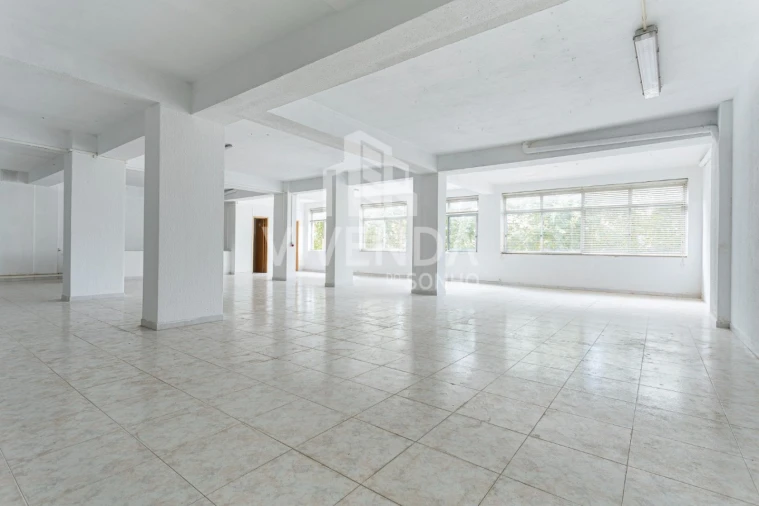 Armazém para Venda em Amora Foto 13