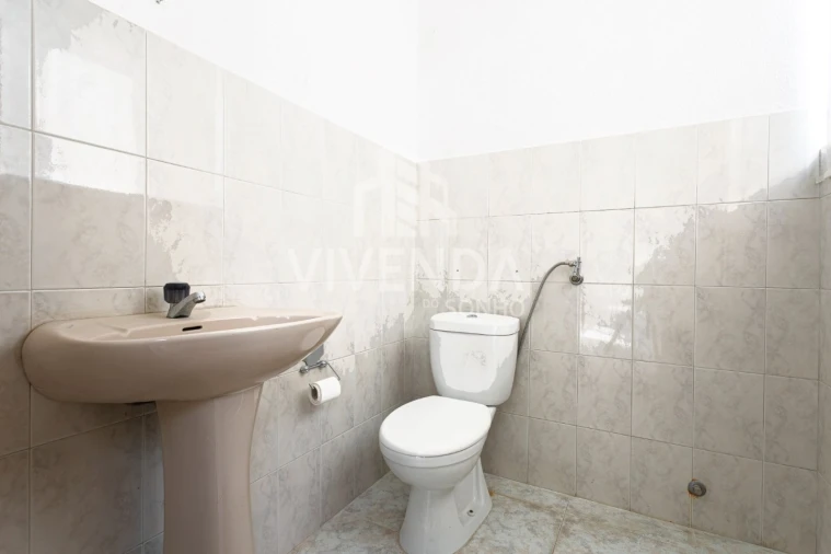 Armazém para Venda em Amora Foto 15