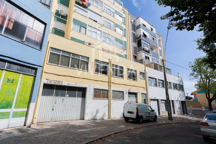 Armazém para Venda em Amora Foto 27