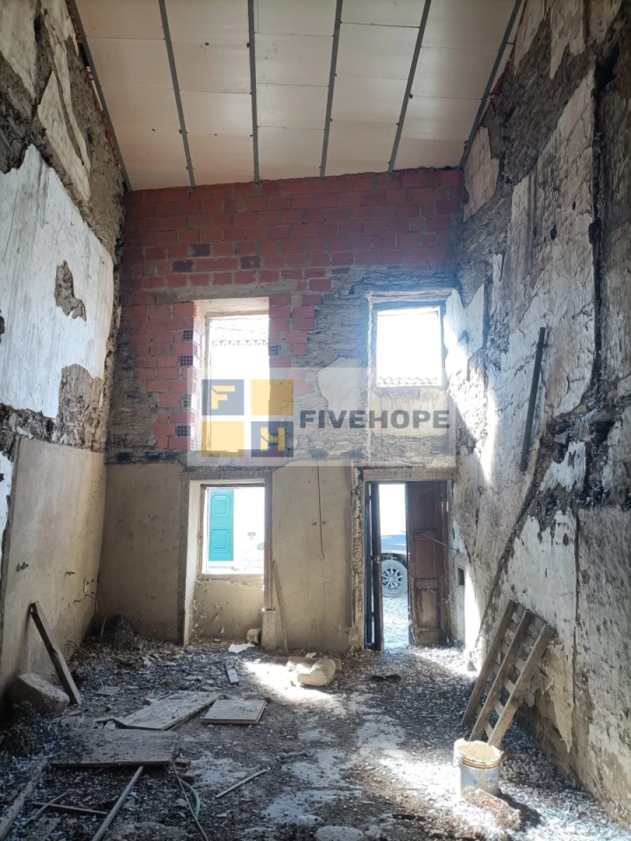 Moradia T3 para Venda em Rosmaninhal Foto 4