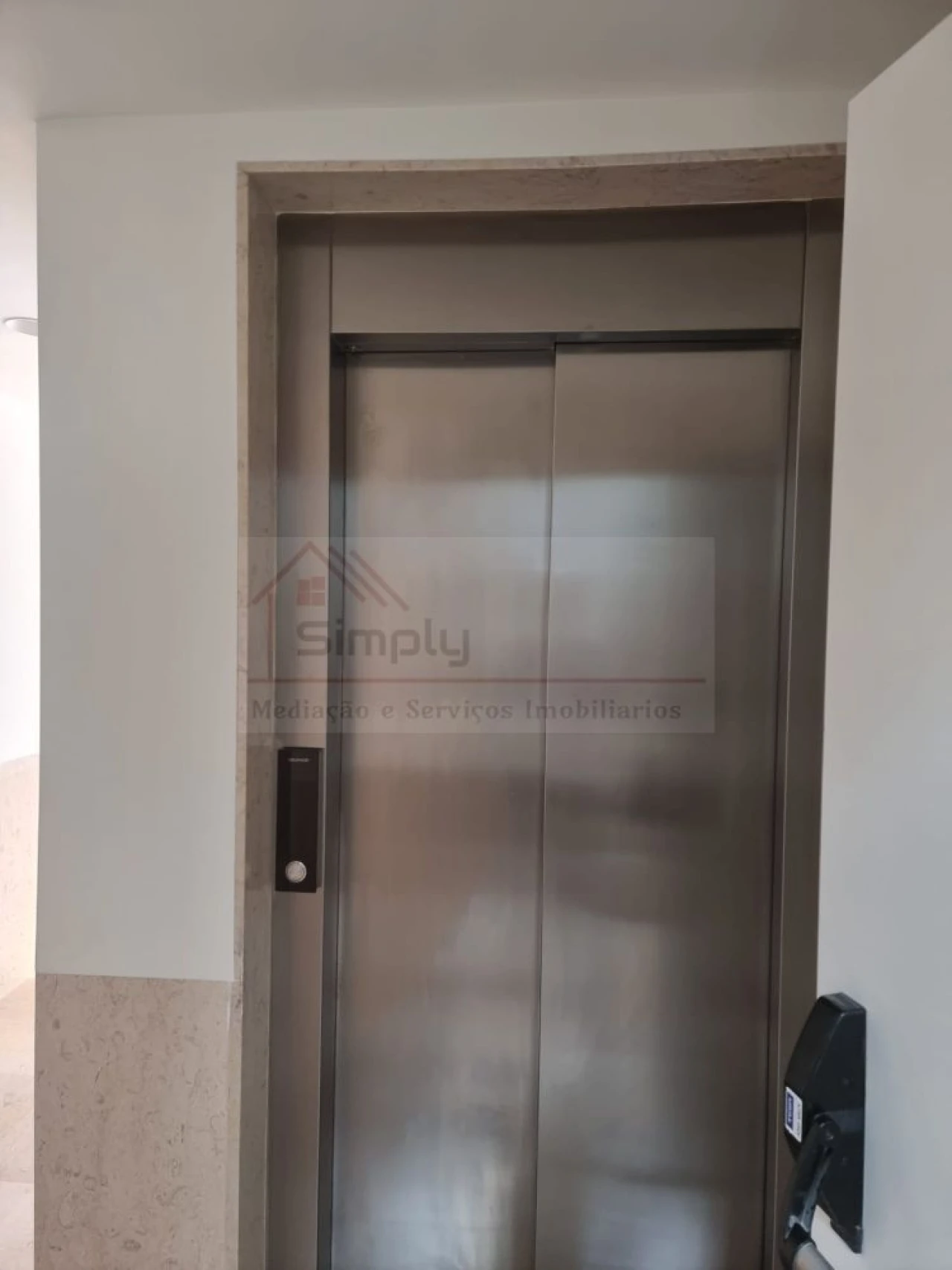 Apartamento T0 para Venda em Alcantara Foto 13