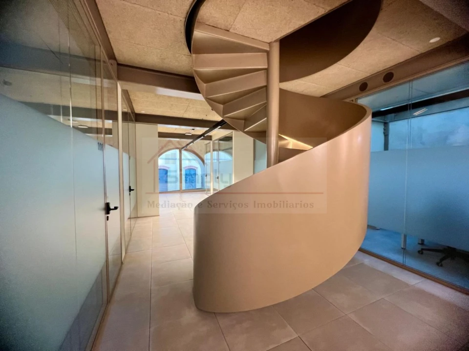 Loja para Arrendamento em Alcantara Foto 9