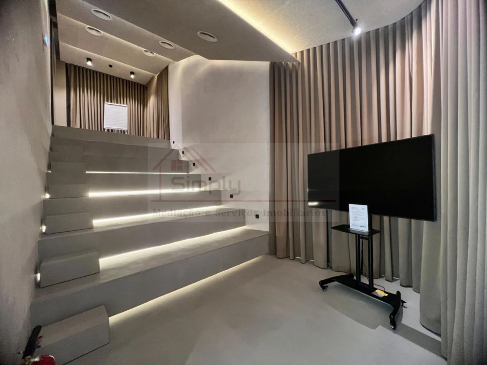 Loja para Arrendamento em Alcantara Foto 1