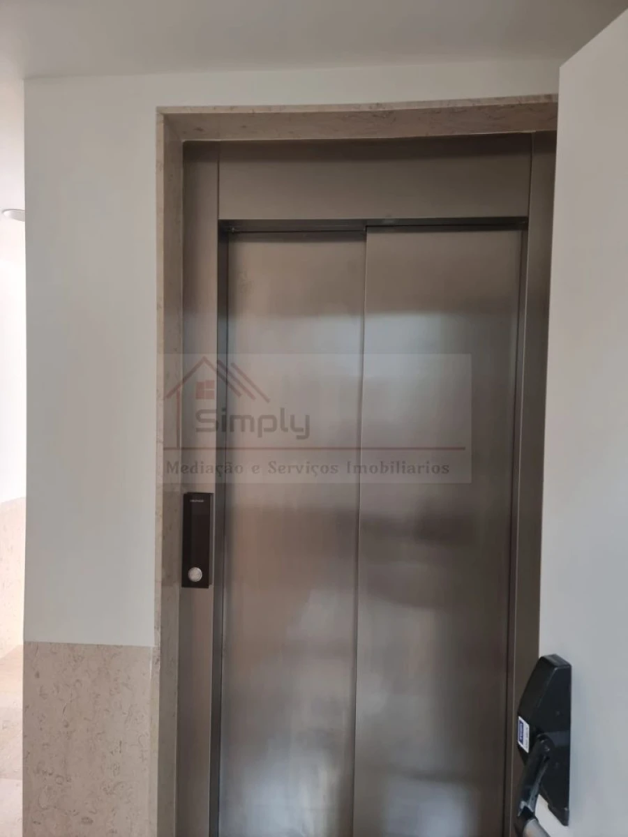 Apartamento T1 para Venda em Alcantara Foto 6