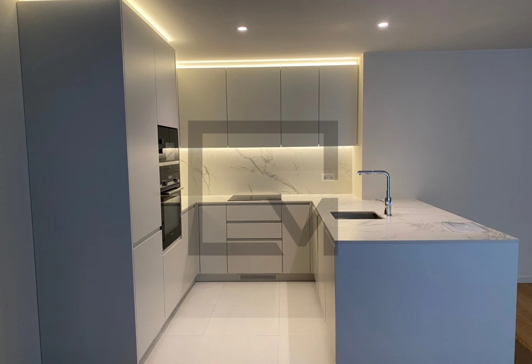 Apartamento T3 para Venda em Santa Marinha e São Pedro da Afurada Foto 2