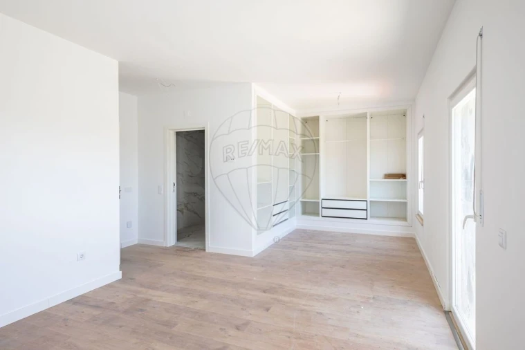 Moradia T4 para Venda em Alenquer (Santo Estêvão e Triana) Foto 17