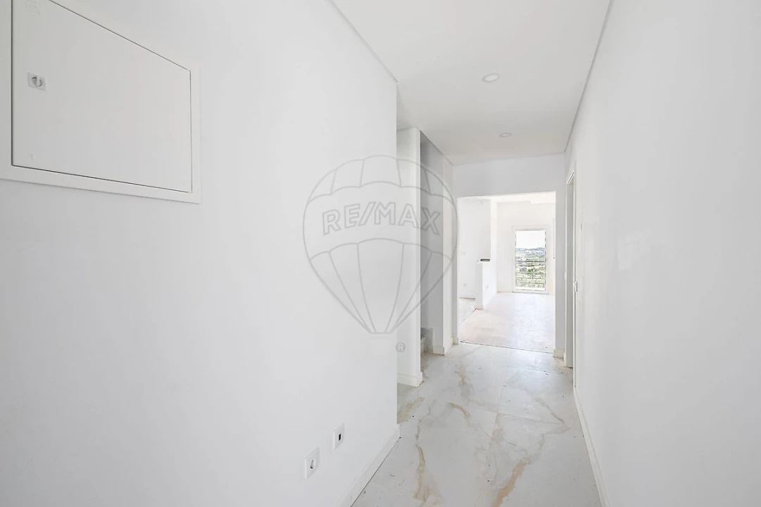 Moradia T4 para Venda em Alenquer (Santo Estêvão e Triana) Foto 2