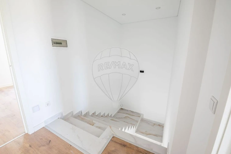 Moradia T4 para Venda em Alenquer (Santo Estêvão e Triana) Foto 11