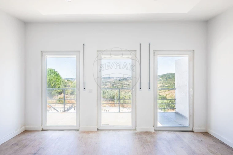 Moradia T4 para Venda em Alenquer (Santo Estêvão e Triana) Foto 9