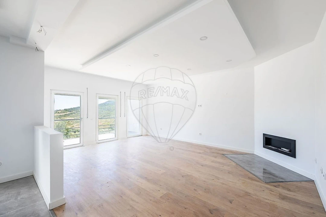 Moradia T4 para Venda em Alenquer (Santo Estêvão e Triana) Foto 6