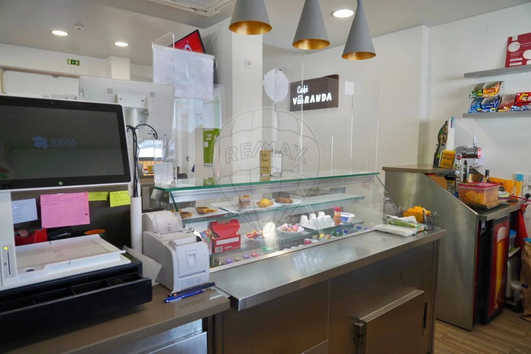 Loja para Venda em Massamá e Monte Abraão Foto 27