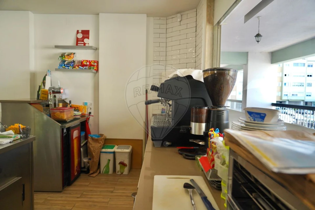 Loja para Venda em Massamá e Monte Abraão Foto 8