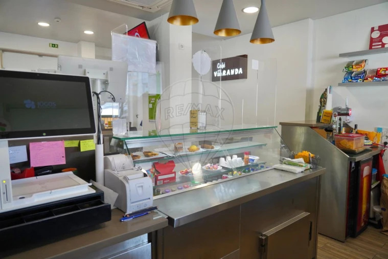 Loja para Venda em Massamá e Monte Abraão Foto 14