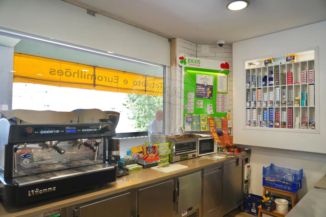 Loja para Venda em Massamá e Monte Abraão Foto 20