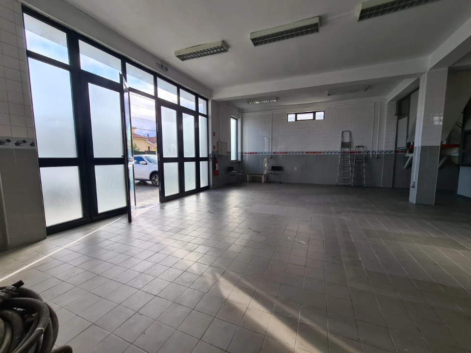 Armazém para Arrendamento em Fernao Ferro Foto 4