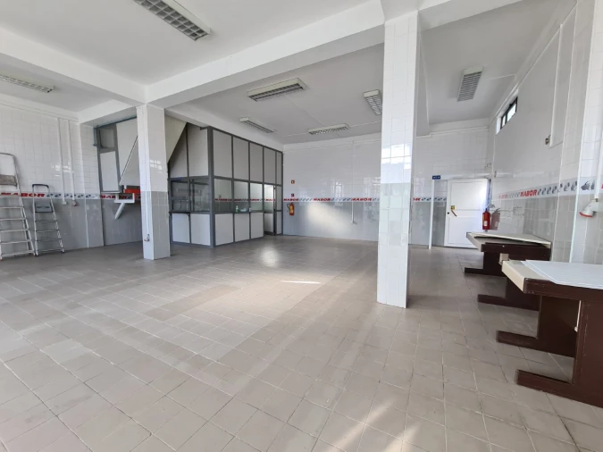 Armazém para Arrendamento em Fernao Ferro Foto 3