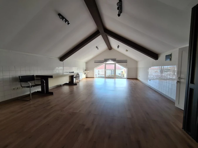 Armazém para Arrendamento em Fernao Ferro Foto 6