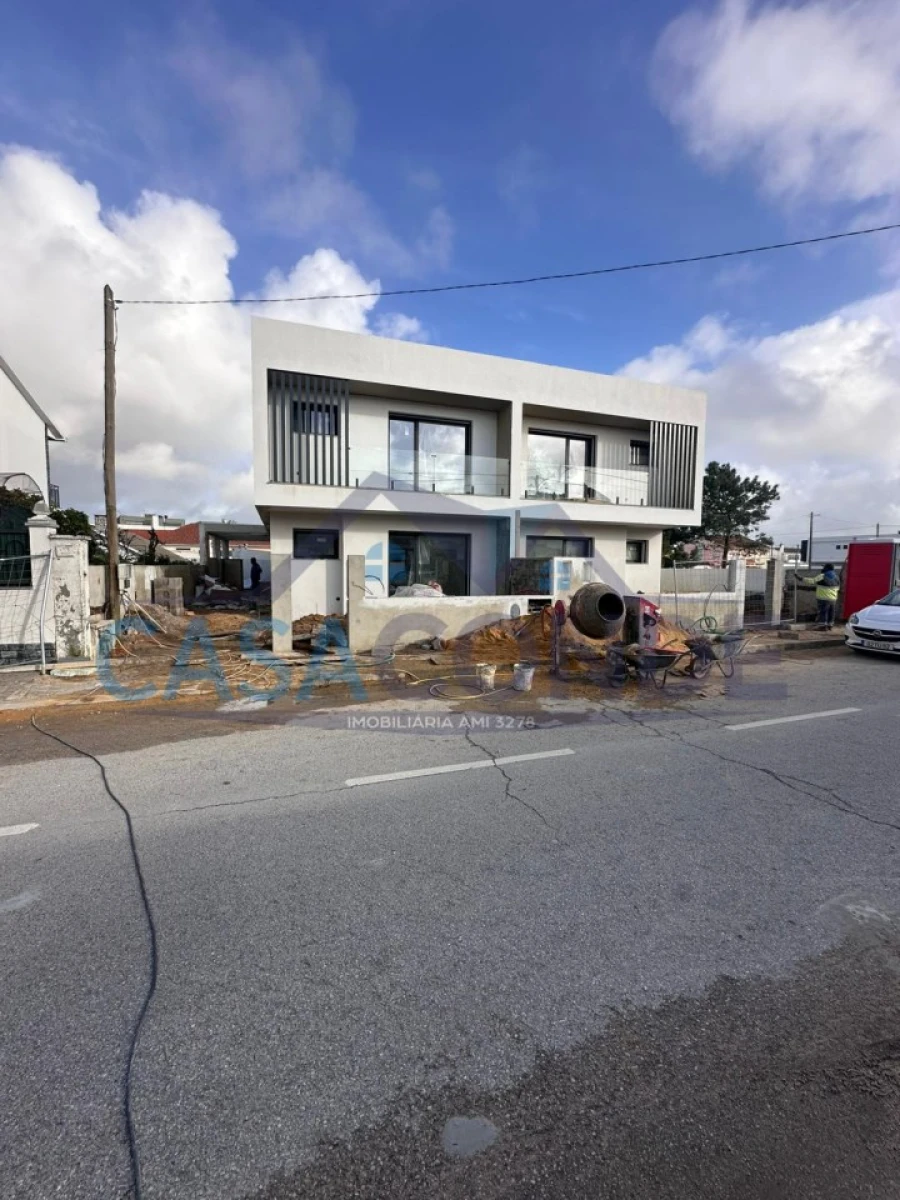 Moradia T4 para Venda em Fernao Ferro Foto 5