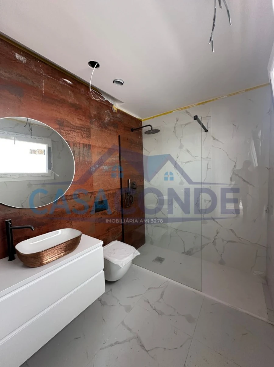 Moradia T4 para Venda em Fernao Ferro Foto 29