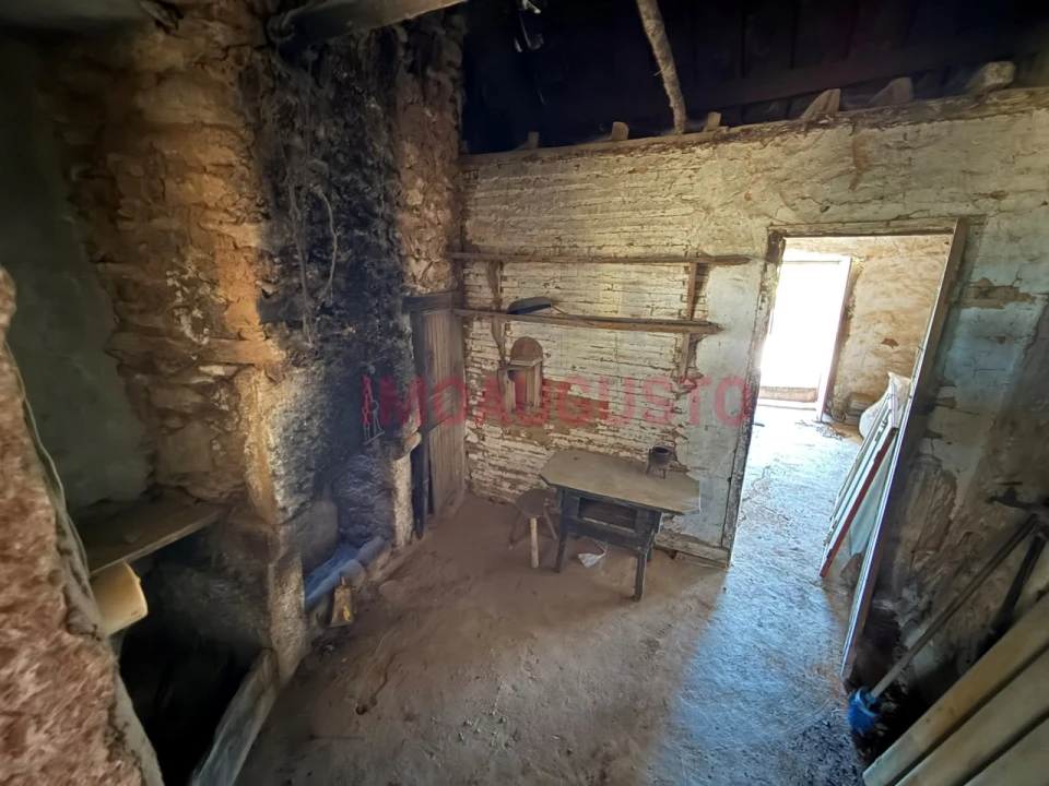 Moradia T2 para Venda em Castelo Mendo, Ade, Monteperobolso e Mesquitela Foto 3