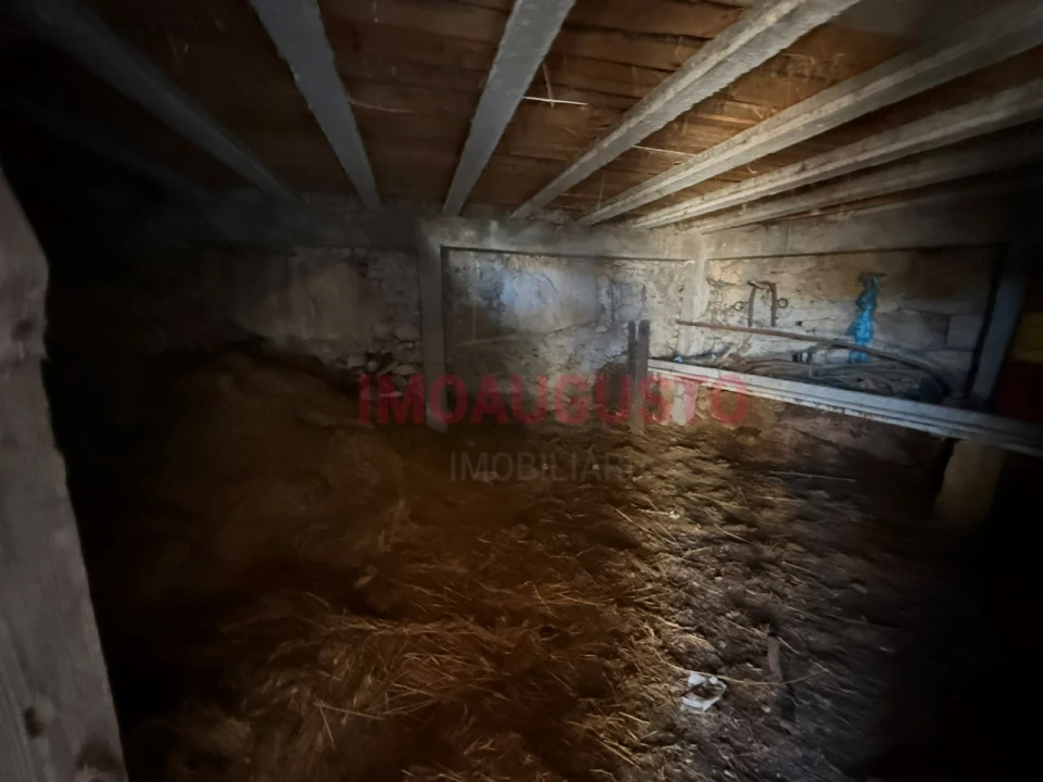 Moradia T2 para Venda em Castelo Mendo, Ade, Monteperobolso e Mesquitela Foto 10