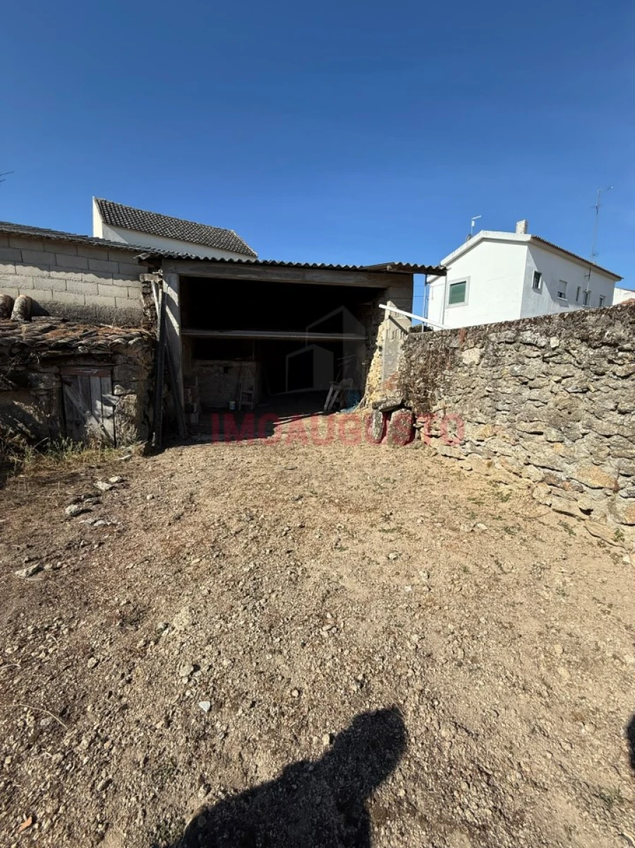 Moradia T2 para Venda em Castelo Mendo, Ade, Monteperobolso e Mesquitela Foto 7