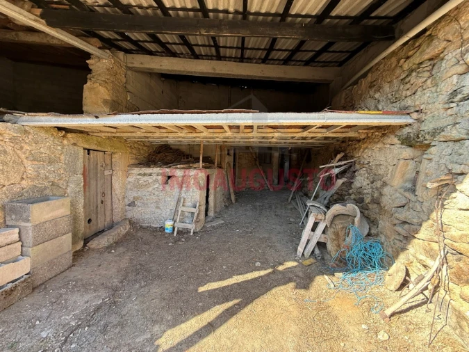 Moradia T2 para Venda em Castelo Mendo, Ade, Monteperobolso e Mesquitela Foto 8