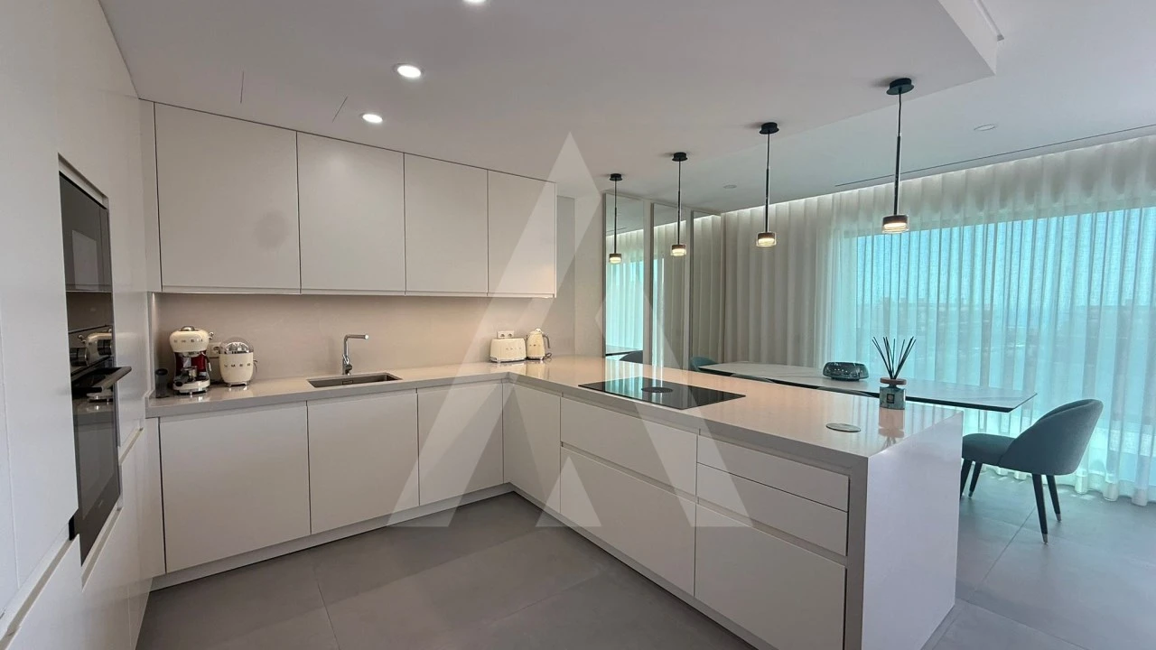 Apartamento T2 para Venda em Quarteira Foto 3