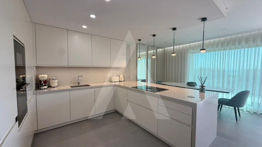 Apartamento T2 para Venda em Quarteira Foto 3