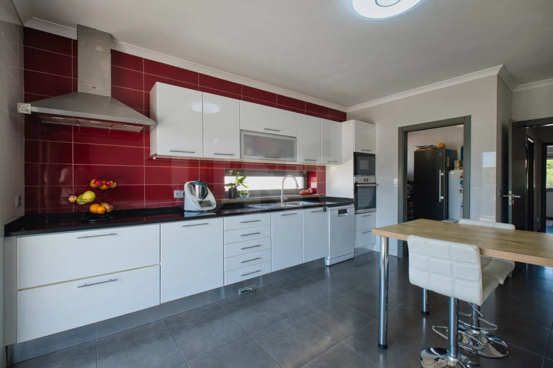 Moradia T4 para Venda em Painho e Figueiros Foto 9