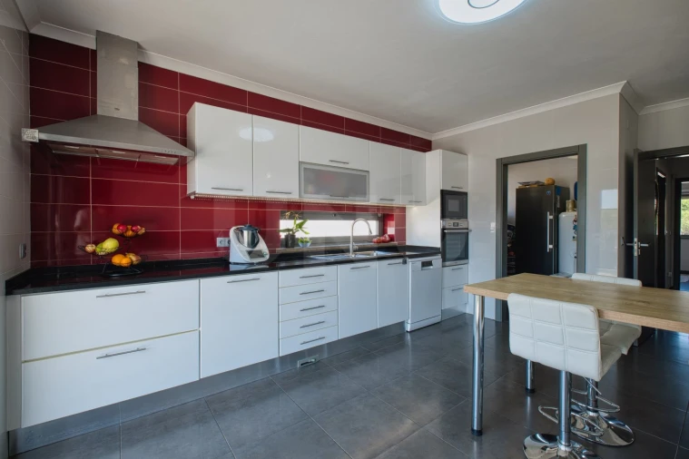 Moradia T4 para Venda em Painho e Figueiros Foto 9