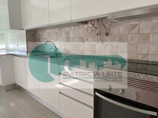 Apartamento T3 para Venda em Moita Foto 4