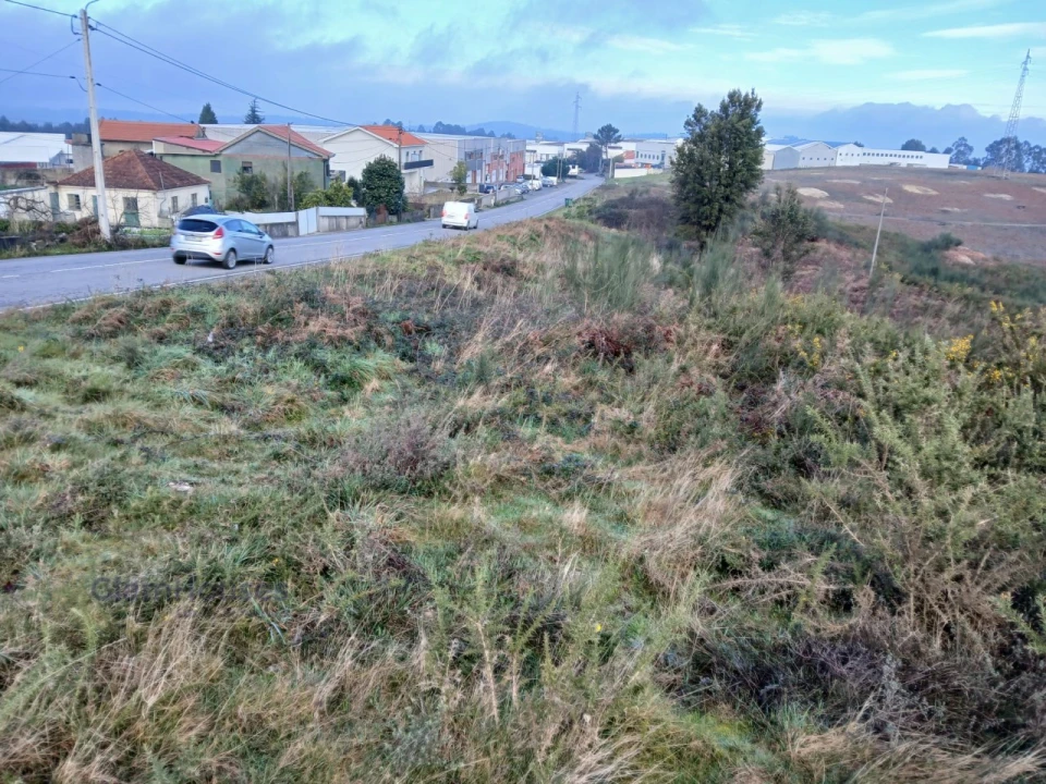 Terreno para Venda em Torrados e Sousa Foto 2