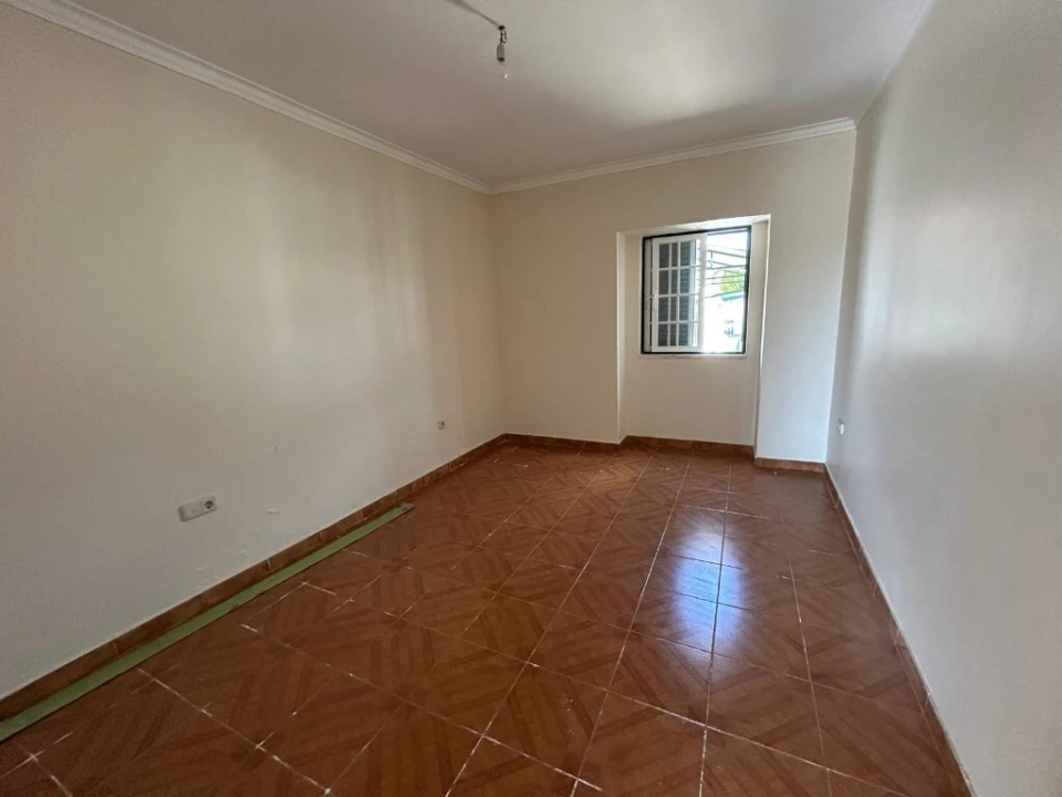 Moradia T1 para Venda em São Pedro de Tomar Foto 4