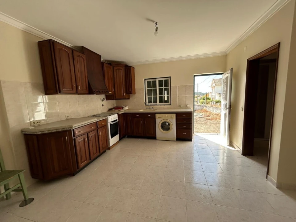 Moradia T1 para Venda em São Pedro de Tomar Foto 2