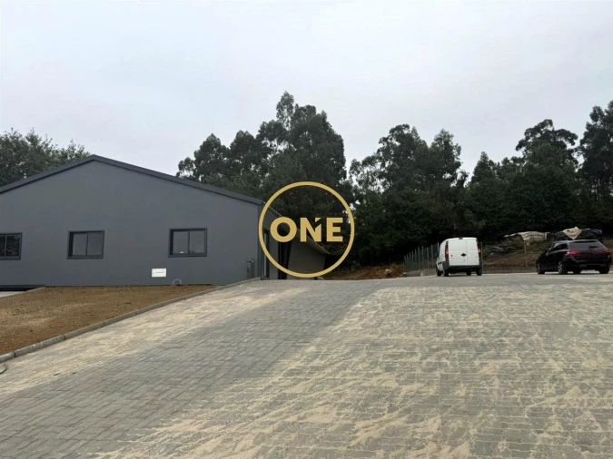 Armazém para Arrendamento em Rego