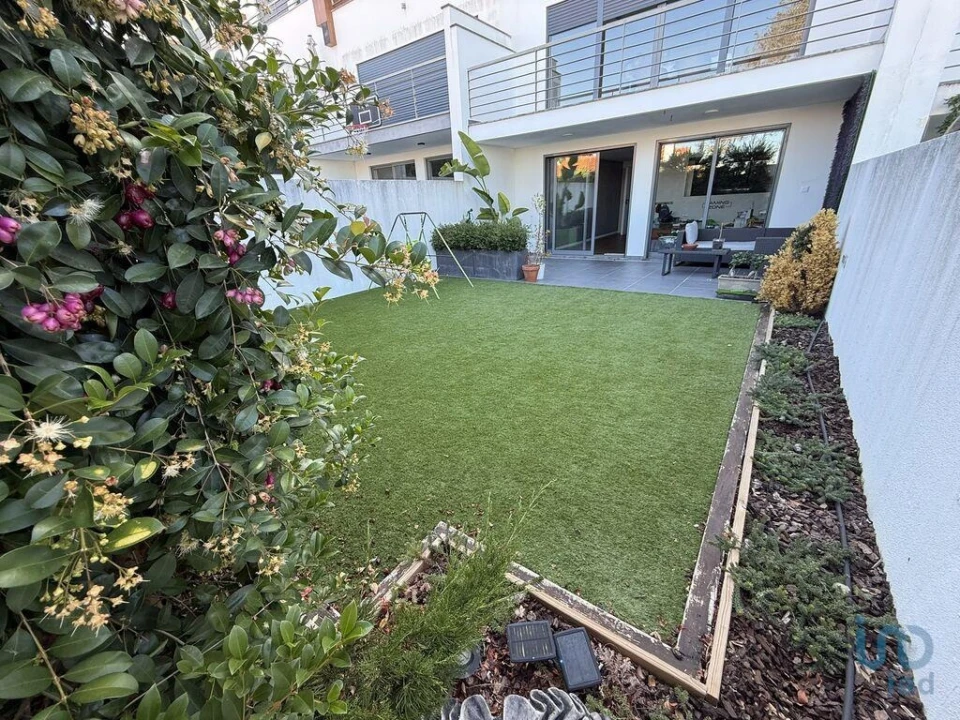 Moradia T3 para Venda em Charneca de Caparica e Sobreda Foto 1