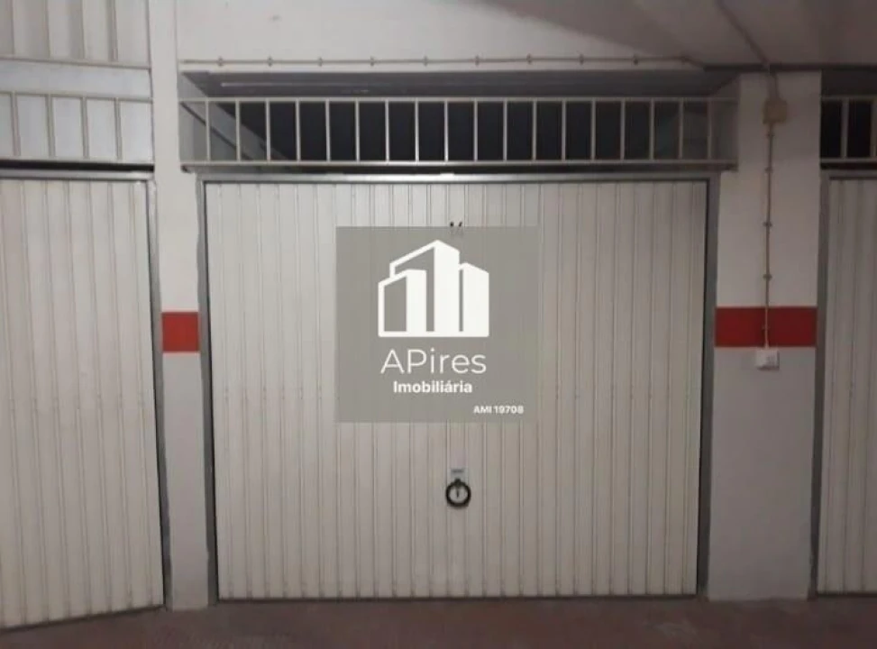 Garagem para Venda em Costa da Caparica Foto 1