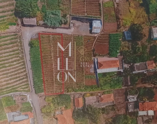 Terreno para Venda em Canhas Foto 1