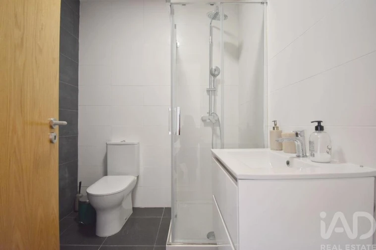 Apartamento T5 para Venda em Avelar Foto 18