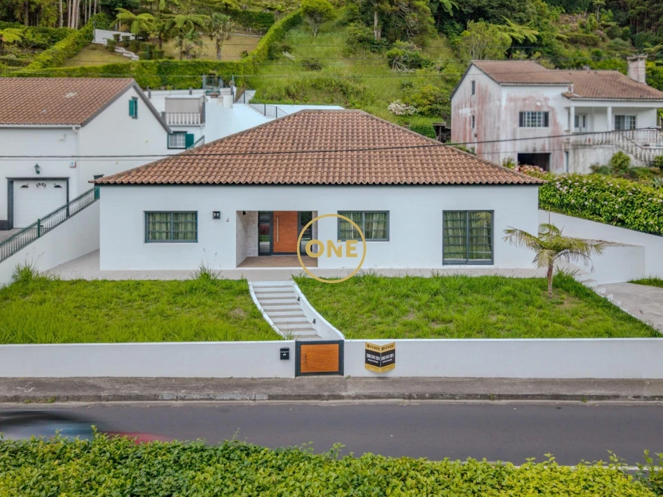 Moradia T3 para Venda em Furnas Foto 2